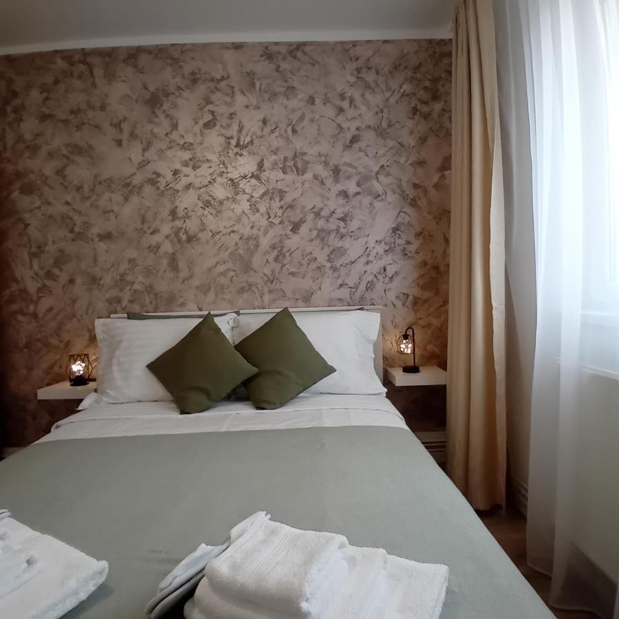 Harmonyhouse Appartement Braşov Buitenkant foto